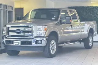 Ford F-350 Super Duty 2014 4x4 Lariat de 4 puertas, cabina doble, caja corta de 6.8 pies, rueda sencilla (SRW)