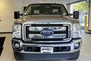 Ford F-350 Super Duty 2014 4x4 Lariat de 4 puertas, cabina doble, caja corta de 6.8 pies, rueda sencilla (SRW)
