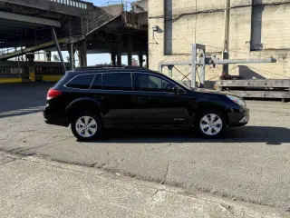 Subaru Outback 2011