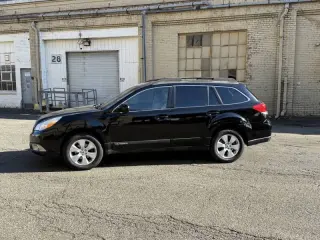 Subaru Outback 2011