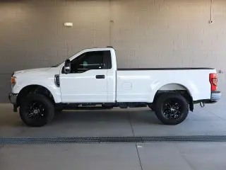 Ford F-250 Super Duty 2022 4x4 XLT cabina regular 2 puertas 8 pies LB pickup