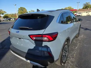 Ford Escape Plug-In Hybrid 2024 SUV de 4 puertas PHEV