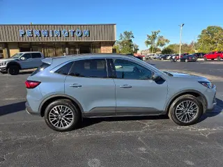 Ford Escape Plug-In Hybrid 2024 SUV de 4 puertas PHEV