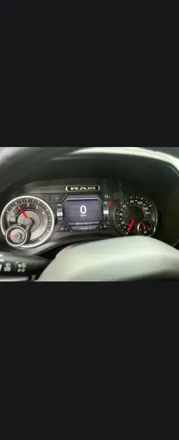 Ram 1500 2019 4x4 Laramie Cabina Tripulante 4p Caja Corta de 5.6 pies