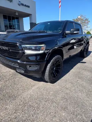 Ram 1500 2019 4x4 Laramie Cabina Tripulante 4p Caja Corta de 5.6 pies