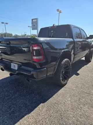 Ram 1500 2019 4x4 Laramie Cabina Tripulante 4p Caja Corta de 5.6 pies