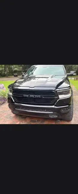 Ram 1500 2019 4x4 Laramie Cabina Tripulante 4p Caja Corta de 5.6 pies