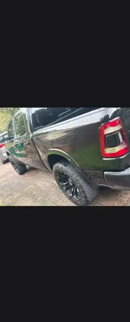 Ram 1500 2019 4x4 Laramie Cabina Tripulante 4p Caja Corta de 5.6 pies