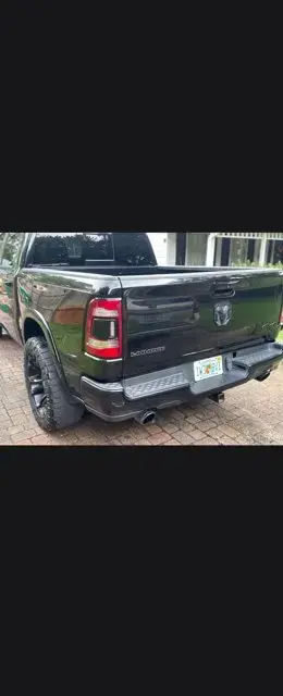 Ram 1500 2019 4x4 Laramie Cabina Tripulante 4p Caja Corta de 5.6 pies