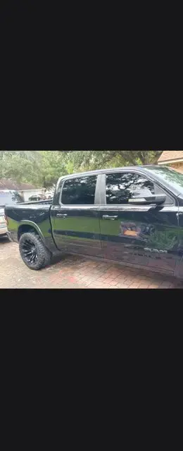 Ram 1500 2019 4x4 Laramie Cabina Tripulante 4p Caja Corta de 5.6 pies