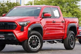 Toyota Tacoma 2025 4x4 TRD Sport HV 4 puertas Doble Cabina 5.0 pies SB