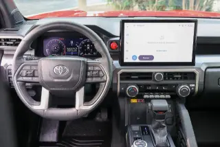 Toyota Tacoma 2025 4x4 TRD Sport HV 4 puertas Doble Cabina 5.0 pies SB