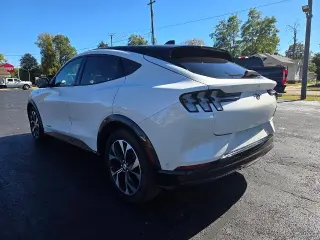 Ford Mustang Mach-E 2023 Premium 4dr SUV