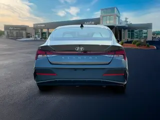 Hyundai ELANTRA 2025 SE 4dr Sedán