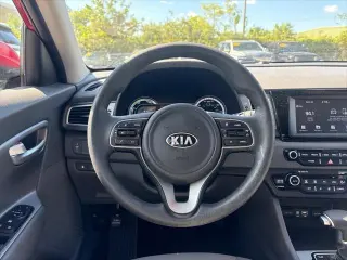 Kia Niro 2017 LX 4dr Cruce