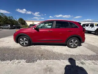 Kia Niro 2017 LX 4dr Cruce