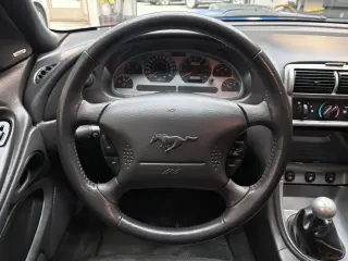 2004 FORD MUSTANG
