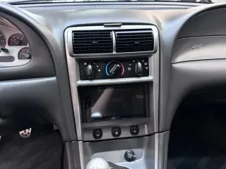 2004 FORD MUSTANG