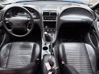 2004 FORD MUSTANG