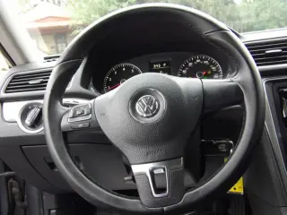2014 VOLKSWAGEN PASSAT