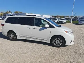 Toyota Sienna 2019 XLE 7-Pasajeros Asiento de Acceso Automático 4dr Mini-Van