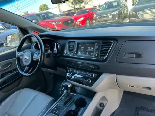 2017 Kia SEDONA