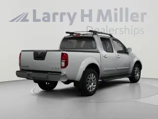 Nissan Frontier 2010 4x4 SE V6 4dr Crew Cab SWB Pickup 6M