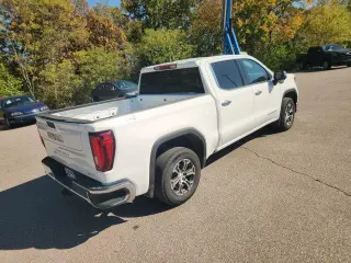 GMC Sierra 1500 2026 4x4 SLT 4dr Crew Cab 6.6 ft. SB
