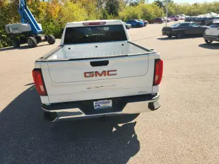 GMC Sierra 1500 2026 4x4 SLT 4dr Crew Cab 6.6 ft. SB