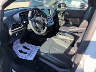 Chrysler Pacifica 2027 Select 4dr Mini-Van