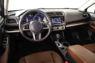 Subaru Outback 2017 con tracción en las cuatro ruedas 3.6R Touring 4dr Wagon