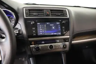 Subaru Outback 2017 con tracción en las cuatro ruedas 3.6R Touring 4dr Wagon