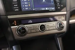 Subaru Outback 2017 con tracción en las cuatro ruedas 3.6R Touring 4dr Wagon