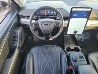 Ford Mustang Mach-E 2023 Select 4dr SUV