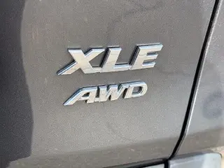 Toyota RAV4 2019 AWD XLE 4dr SUV