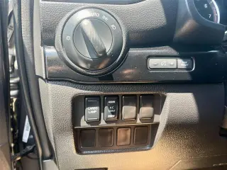 Nissan Titan 2024 4x4 SV 4dr Crew Cab 5.6 ft. SB