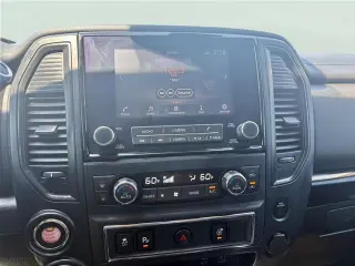 Nissan Titan 2024 4x4 SV 4dr Crew Cab 5.6 ft. SB