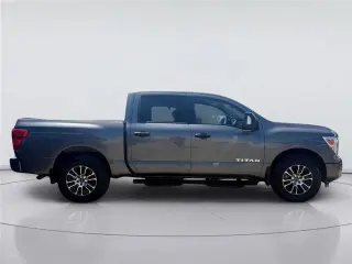 Nissan Titan 2024 4x4 SV 4dr Crew Cab 5.6 ft. SB