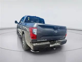 Nissan Titan 2024 4x4 SV 4dr Crew Cab 5.6 ft. SB