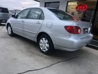 Corolla CE del año 2007 Toyota