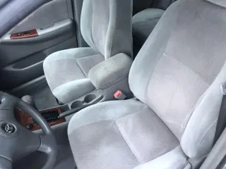 Corolla CE del año 2007 Toyota