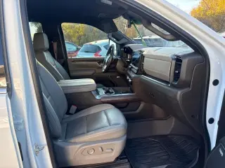 2024 GMC Sierra 3500HD SLT