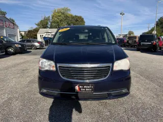 2016 Chrysler Town & Country Touring