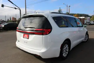2022 Chrysler Pacifica Touring L FWD