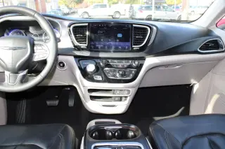 2022 Chrysler Pacifica Touring L FWD