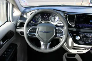 2022 Chrysler Pacifica Touring L FWD
