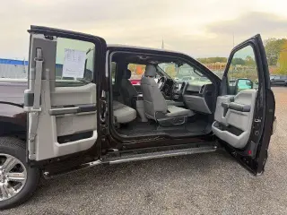Ford F-150 2018 4x4 XLT 4dr SuperCab 8 ft. LB
