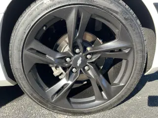 2019 Chevrolet Camaro 2dr Coupe RS