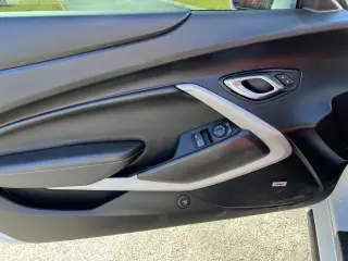 2019 Chevrolet Camaro 2dr Coupe RS