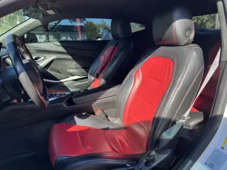 2019 Chevrolet Camaro 2dr Coupe RS